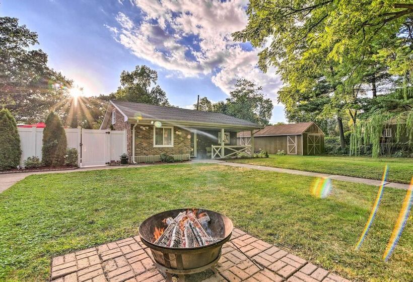 Pet Friendly Taylor Home W/ Backyard Oasis!