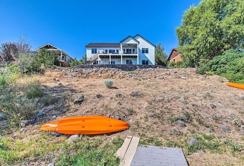 Picturesque Moses Lake House W/ Boating Dock