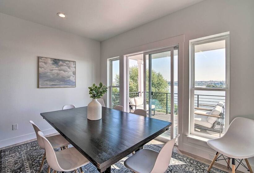 Picturesque Moses Lake House W/ Boating Dock