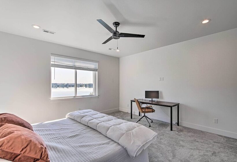 Picturesque Moses Lake House W/ Boating Dock