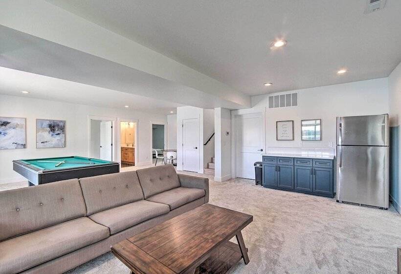 Picturesque Moses Lake House W/ Boating Dock