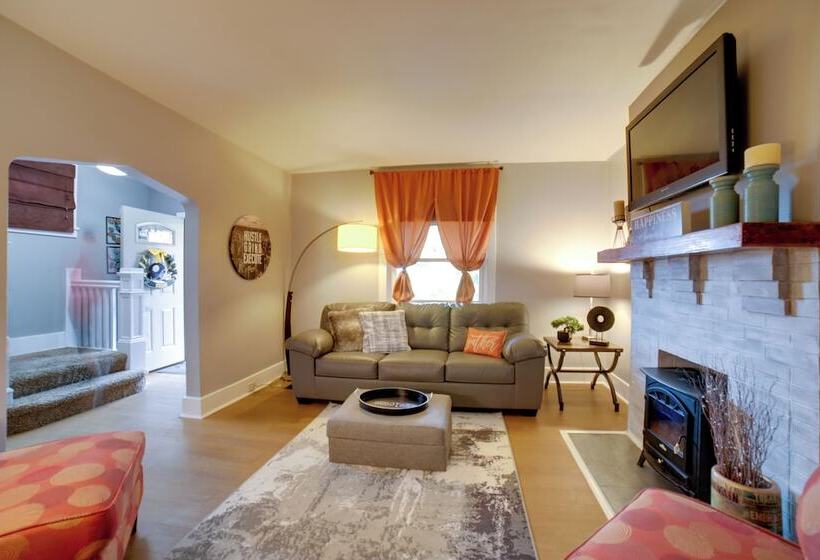 Pittsburgh Home W/ Private Yard 3 Mi To Dtwn!