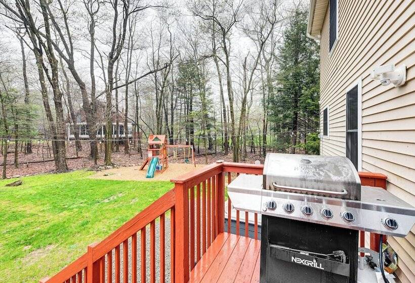 Hot Tub + Games: Home Near Tobyhanna State Park