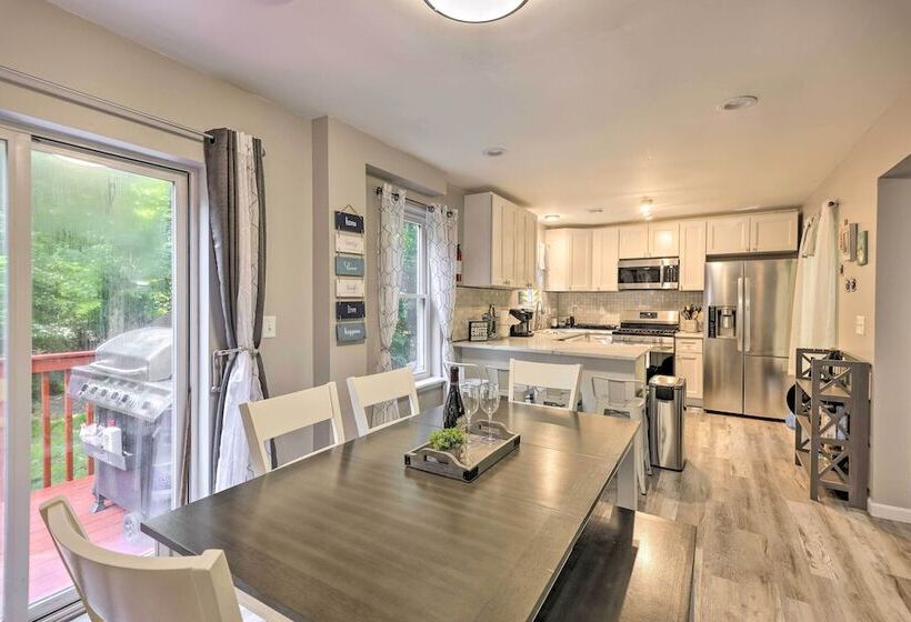 Hot Tub + Games: Home Near Tobyhanna State Park