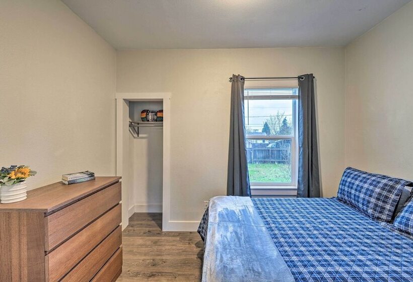 Port Angeles Retreat   1 Mi To Downtown!