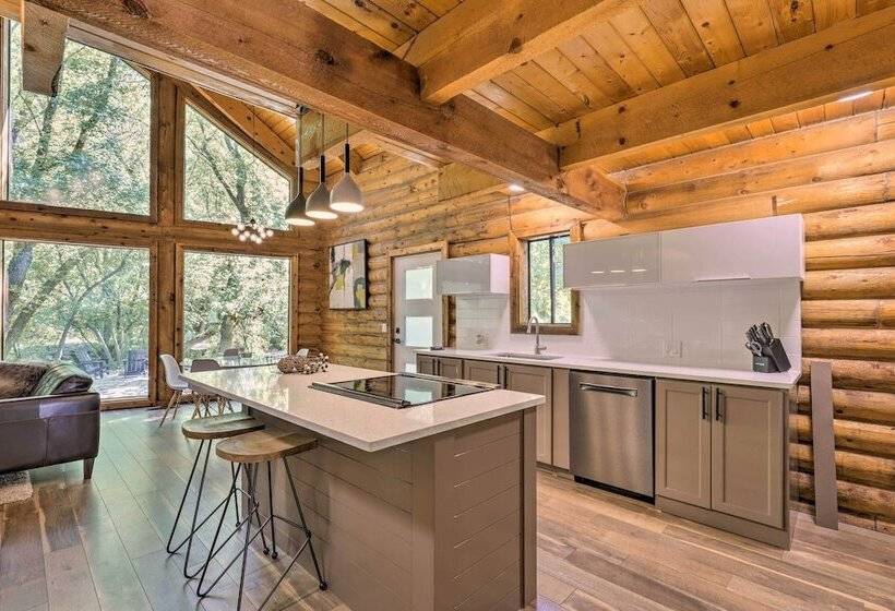 Provo Cabin W/ Mountain Views, Babbling Creek