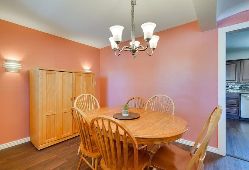 Pueblo House By Riverwalk, 2 Miles To Fairgrounds!