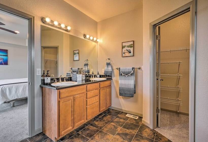 Pueblo West Home   Full Deck & Near Reservoir