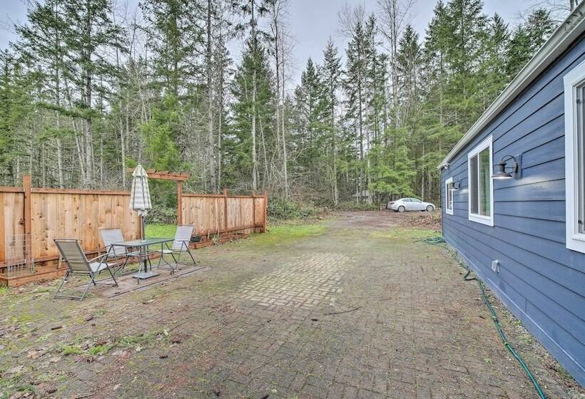 Quaint, Cozy Outdoor Retreat Near Mt Rainier!