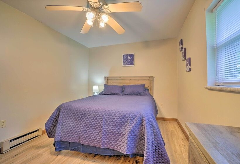 Quaint Zanesville Home W/ Game Room & Yard!