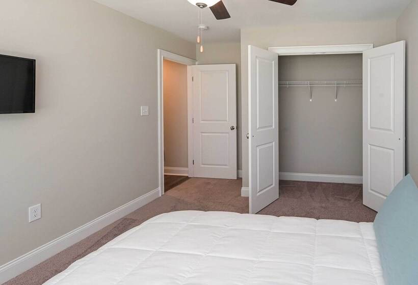 Quiet Family Home 15 Mi To Dtwn Huntsville!