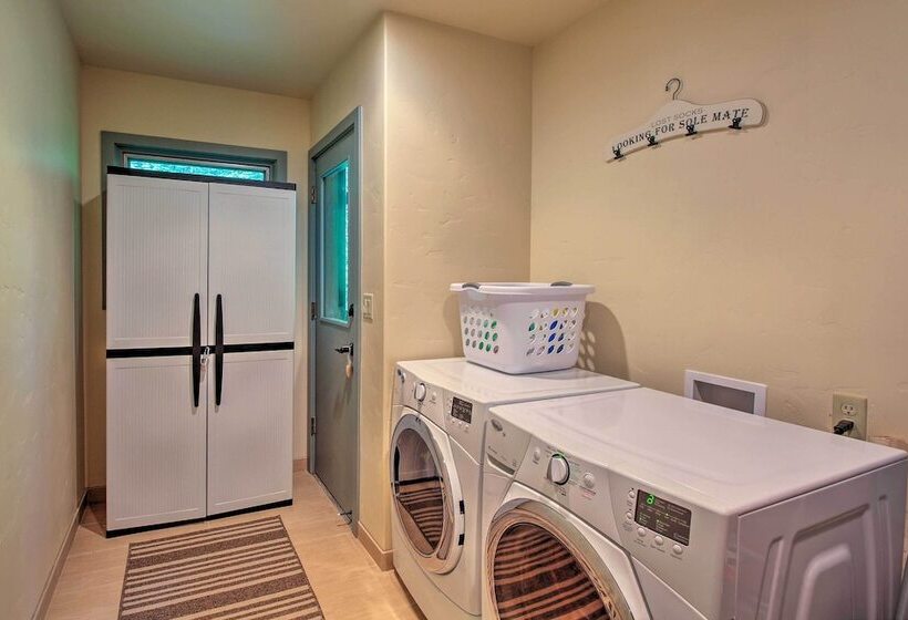 Quiet & Romantic Riverfront Mckenzie Bridge Cabin!