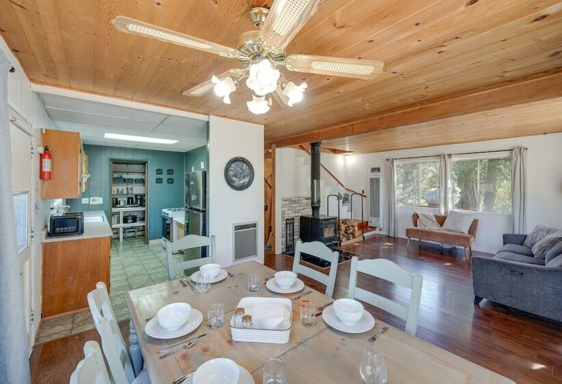 Quiet Sequoia National Forest Cabin W/ Fireplace