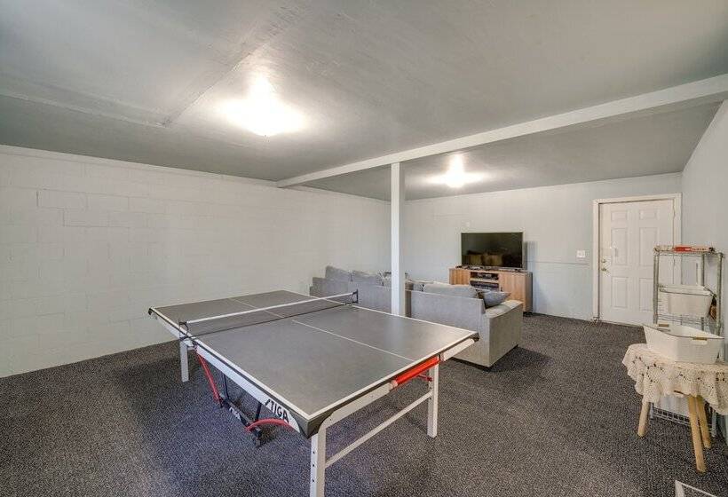 Quiet Sequoia National Forest Cabin W/ Fireplace