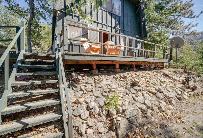Quiet Sequoia National Forest Cabin W/ Fireplace