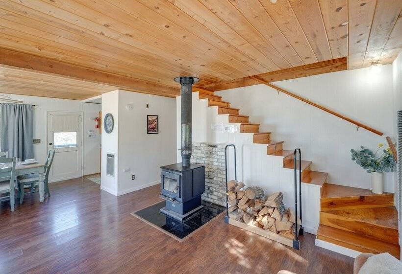 Quiet Sequoia National Forest Cabin W/ Fireplace