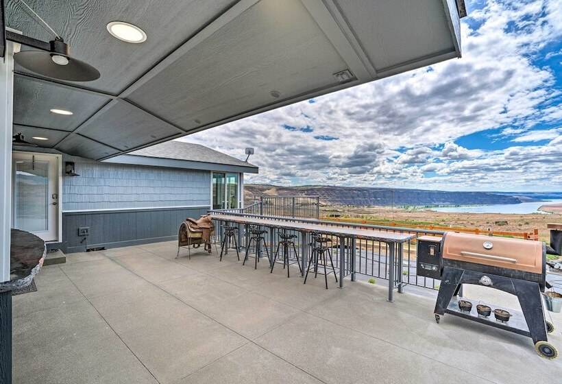 Quincy Home On Lavender Farm W/ River Views!