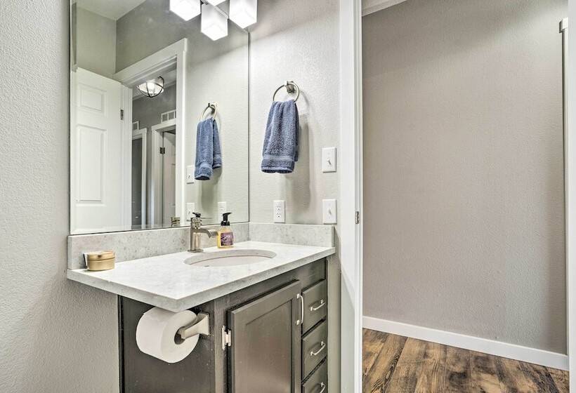 Quincy Home On Lavender Farm W/ River Views!