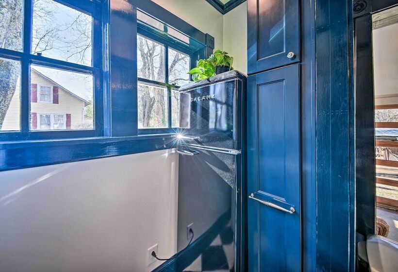 Radiant Gloucester House W/ Private Porch!