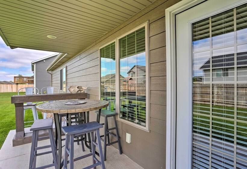 Rapid City Home W/ Patio < 5 Mi To Downtown!