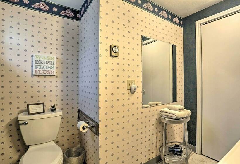 Rapid City Vacation Home W/ Wraparound Deck!