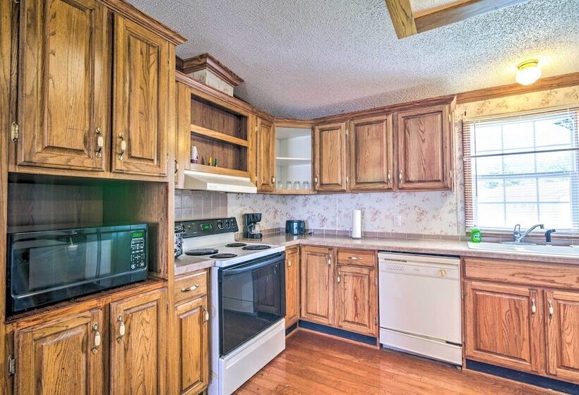 Relaxing Prairie Home, 29 Mi To Starkville!