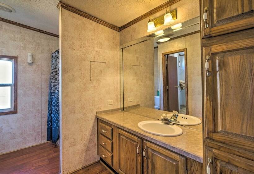 Relaxing Prairie Home, 29 Mi To Starkville!