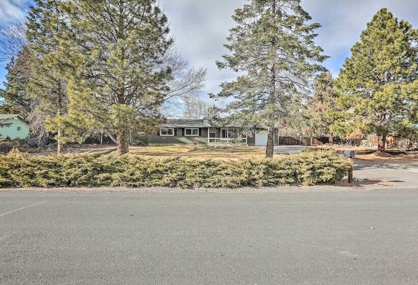 Relaxing Redmond Retreat: Golf, Hike & Ski!