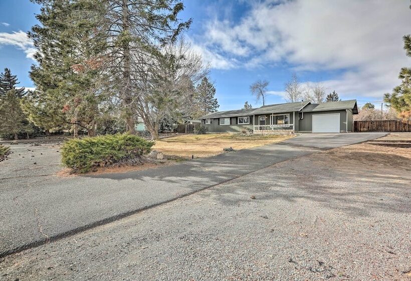 Relaxing Redmond Retreat: Golf, Hike & Ski!