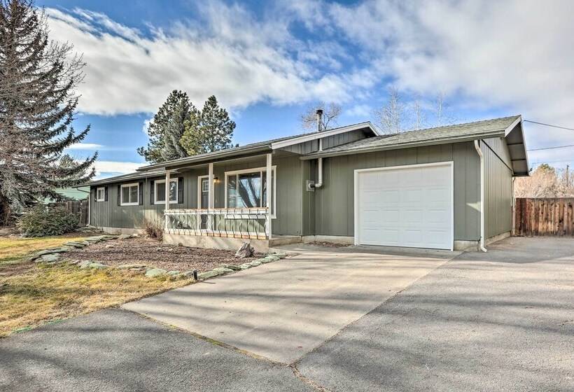 Relaxing Redmond Retreat: Golf, Hike & Ski!