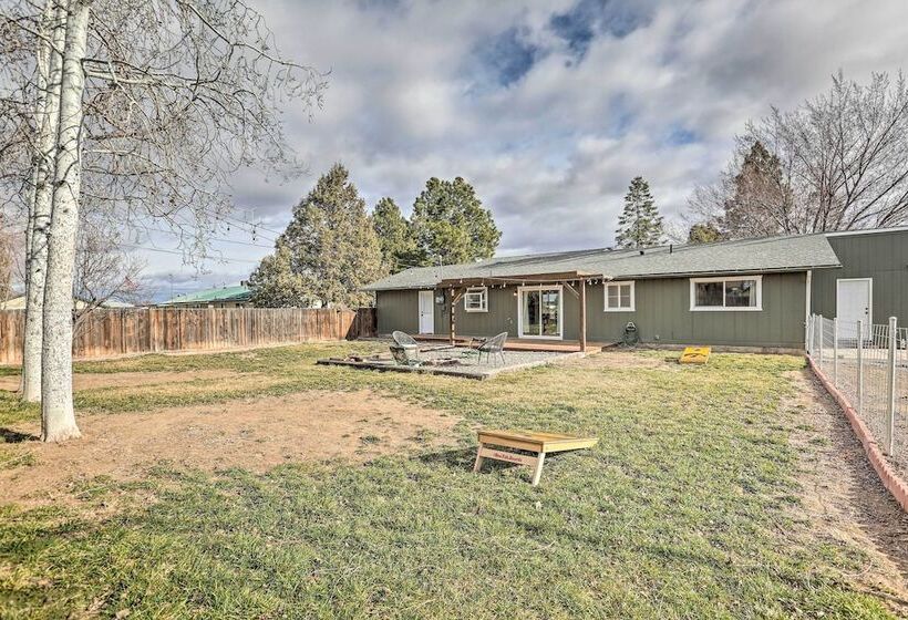 Relaxing Redmond Retreat: Golf, Hike & Ski!