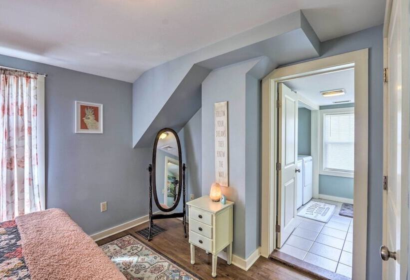 Remodeled Farmhouse In Waterford Near 2 Beaches!