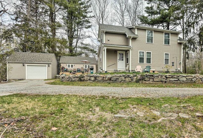 Remodeled Farmhouse In Waterford Near 2 Beaches!