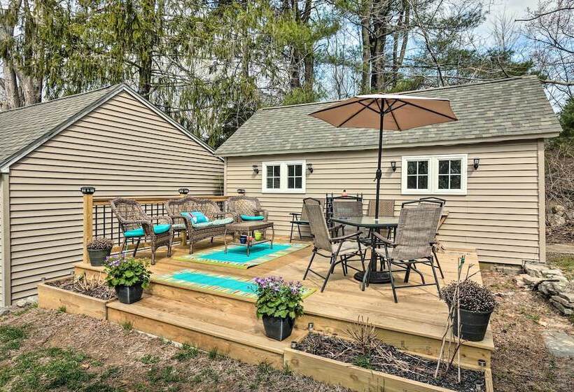 Remodeled Farmhouse In Waterford Near 2 Beaches!