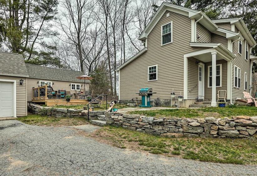 Remodeled Farmhouse In Waterford Near 2 Beaches!