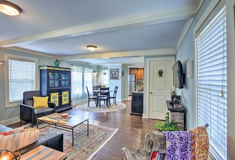 Remodeled Farmhouse In Waterford Near 2 Beaches!