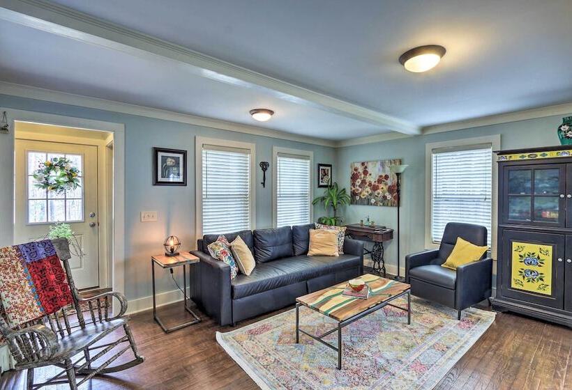 Remodeled Farmhouse In Waterford Near 2 Beaches!