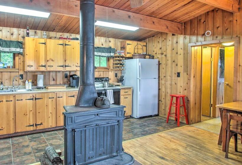 Remote Escape: Serene Lakeside Cabin W/ Beach