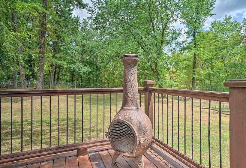 Remote Smithville Cottage: Furnished Deck & Grill