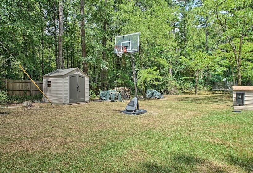 Remote Smithville Cottage: Furnished Deck & Grill