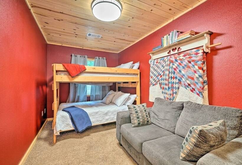 Remote Smithville Cottage: Furnished Deck & Grill