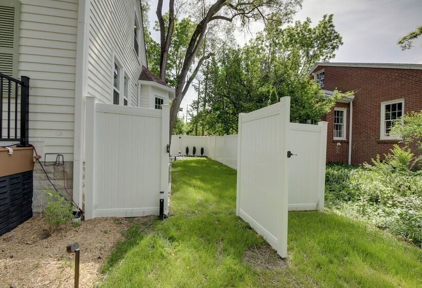 Renovated Bloomington Home Steps To Campus!
