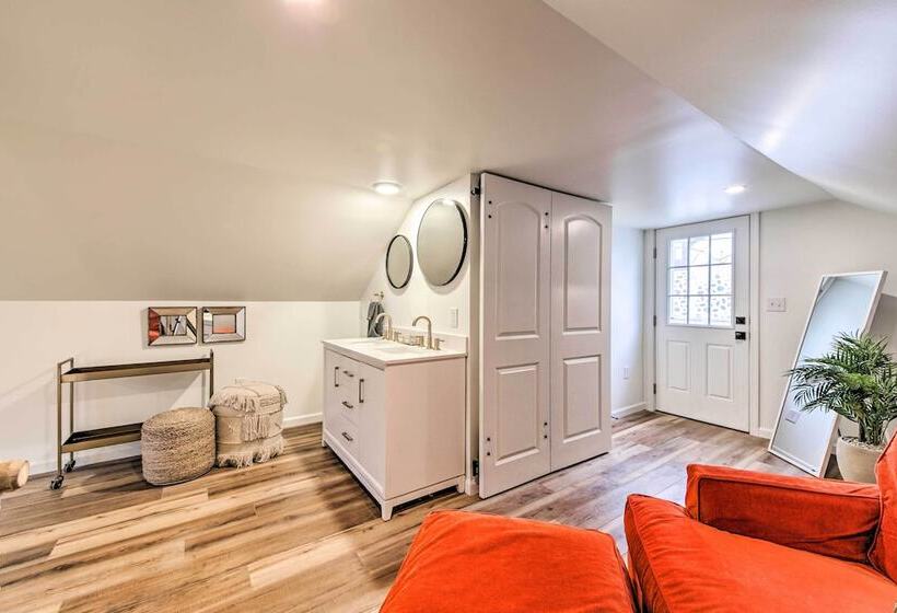 Renovated Bloomington Home Steps To Campus!