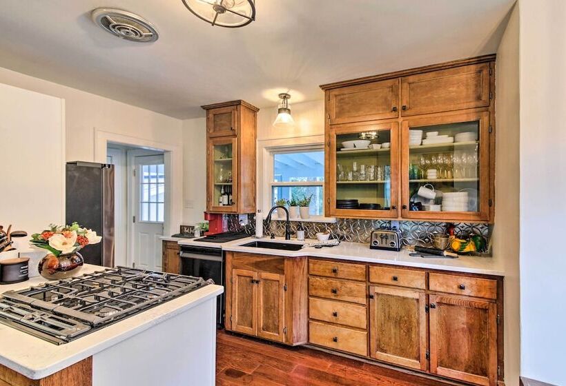 Renovated Bloomington Home Steps To Campus!