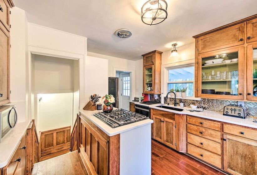 Renovated Bloomington Home Steps To Campus!