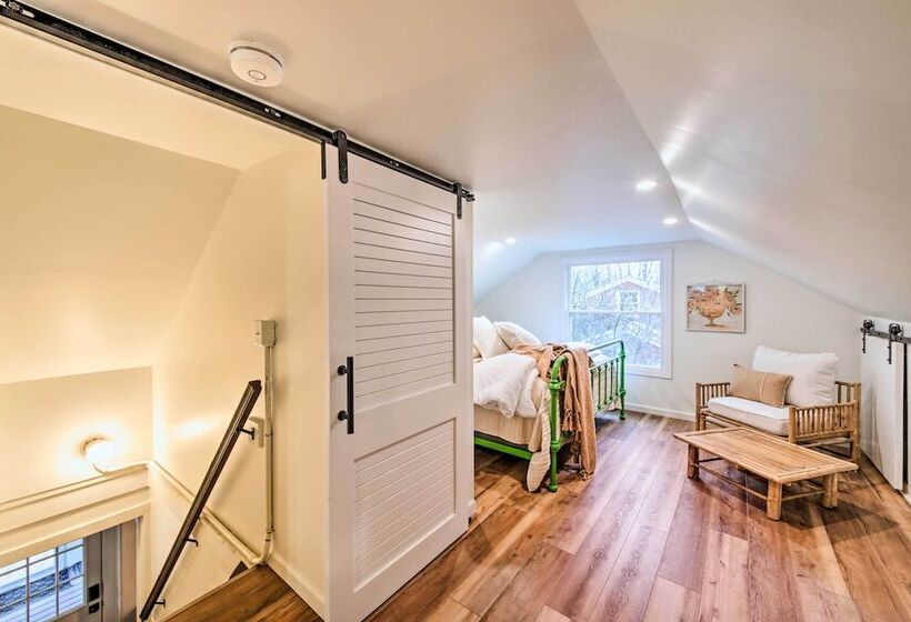 Renovated Bloomington Home Steps To Campus!