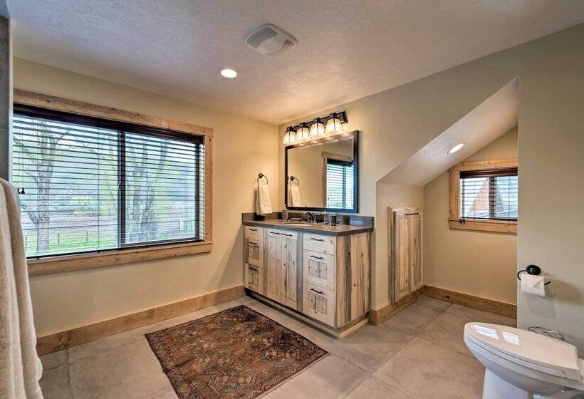 Renovated Historic Cabin ~25 Miles To Park City!