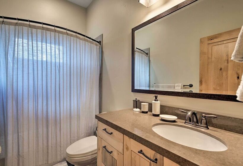 Renovated Historic Cabin ~25 Miles To Park City!