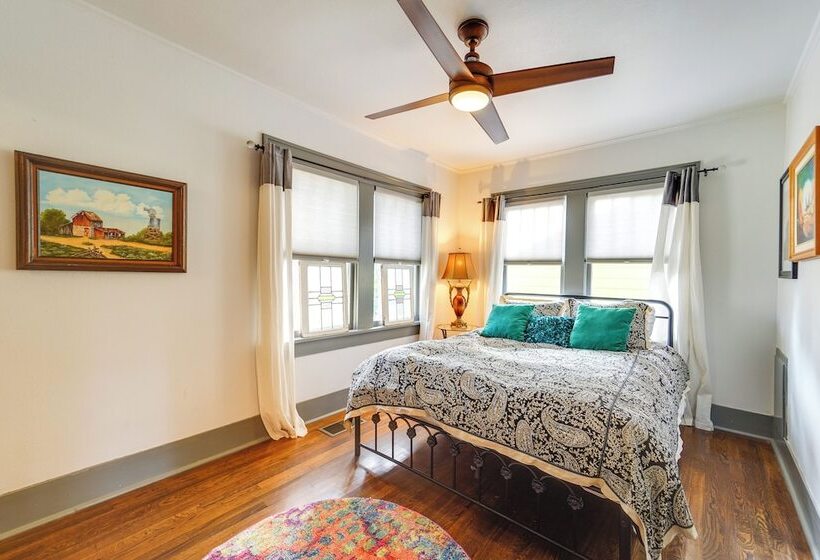 Renovated Lubbock Home   Walk To Texas Tech!