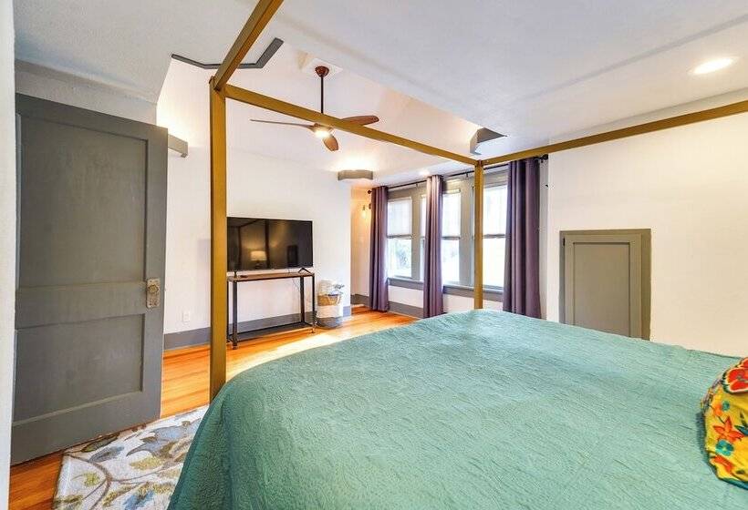 Renovated Lubbock Home   Walk To Texas Tech!